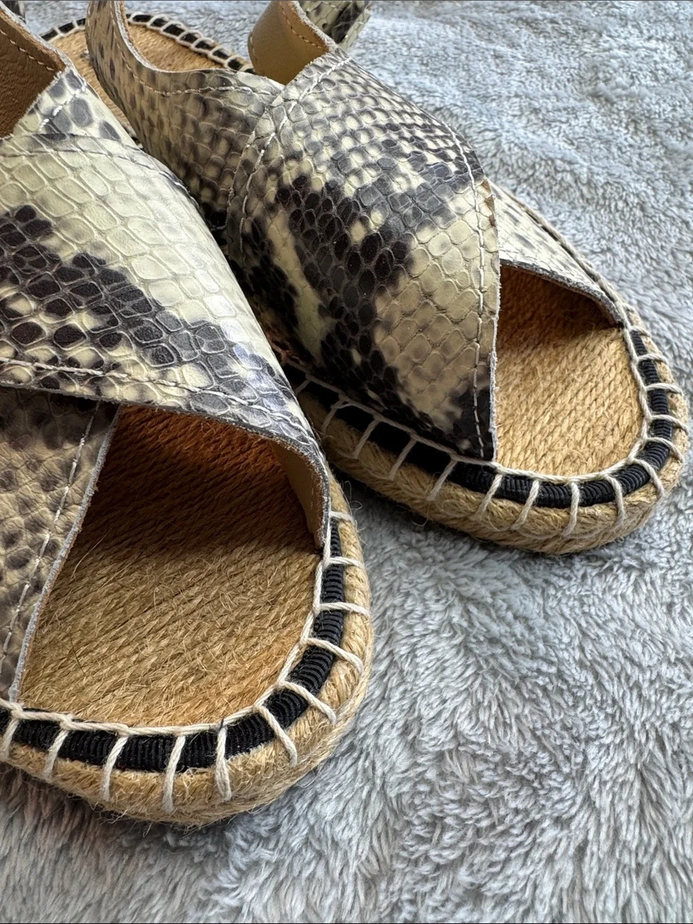 NWOT Pour La Victoire Olivia Snakeskin Espadrille Sandals Size 6.5